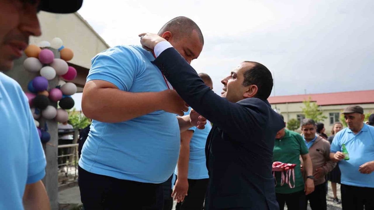 Vali M. Fırat Taşolar'dan Engelsiz Yaşam Merkezi'nde anlamlı jest