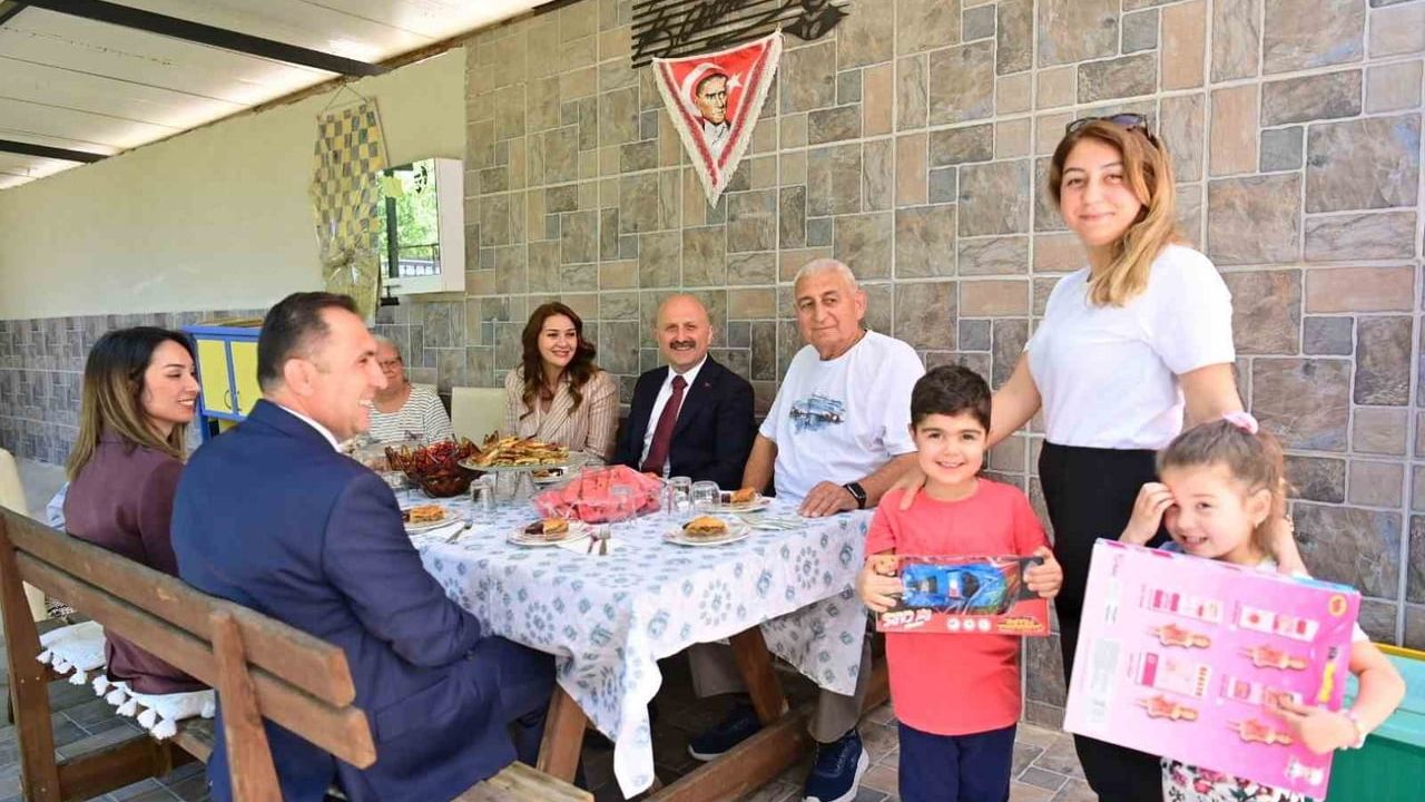 Vali Osman Varol, Kurban Bayramı'nda şehit ailelerini ziyaret etti