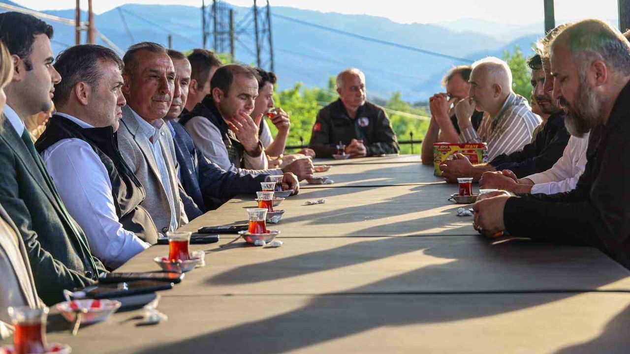 Vali Sözer, Ciciler Köyü'nde Yangın Sonrası İyileştirme Çalışmalarını İnceledi