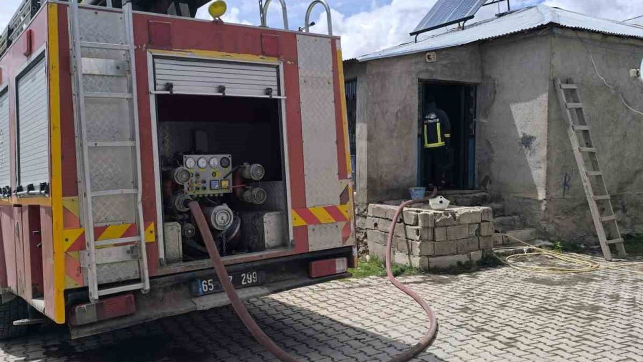Van Çaldıran'da ev yangını, itfaiye müdahalesiyle söndürüldü