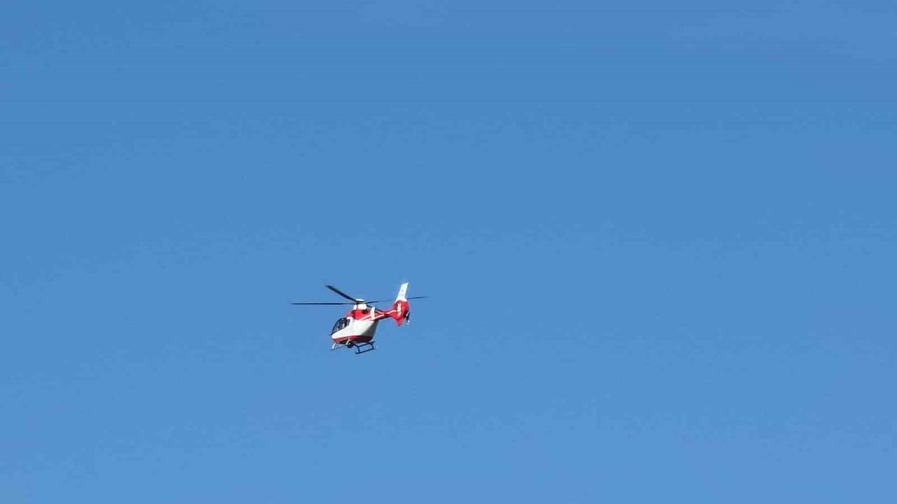 Van'da 77 Yaşındaki Solunum Yetmezliği Hastası Helikopter Ambulansla Sevk Edildi
