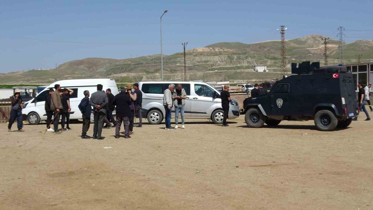 Van'da canlı hayvan pazarında silahlı kavga: 1 ölü, 13 yaralı