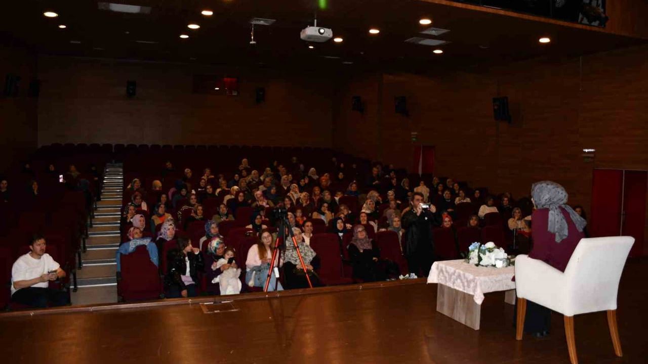 Vezirköprü'de 'Şuurlu Aileler, Şuurlu Nesiller': Uzman Psikolog Müjde Yahşi ile Bilinçli Ebeveynlik Söyleşisi