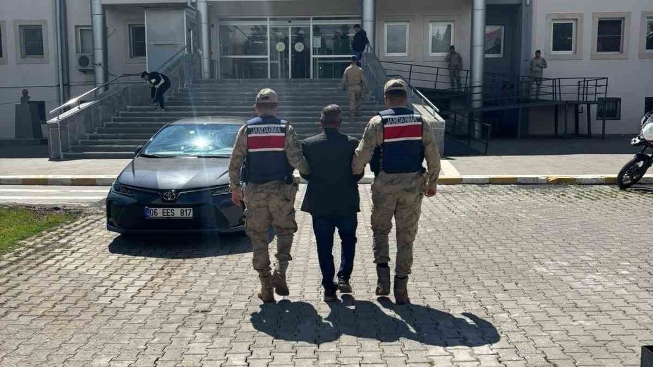 Viranşehir'de uyuşturucu madde ticareti suçundan aranan E.S. jandarma tarafından yakalandı