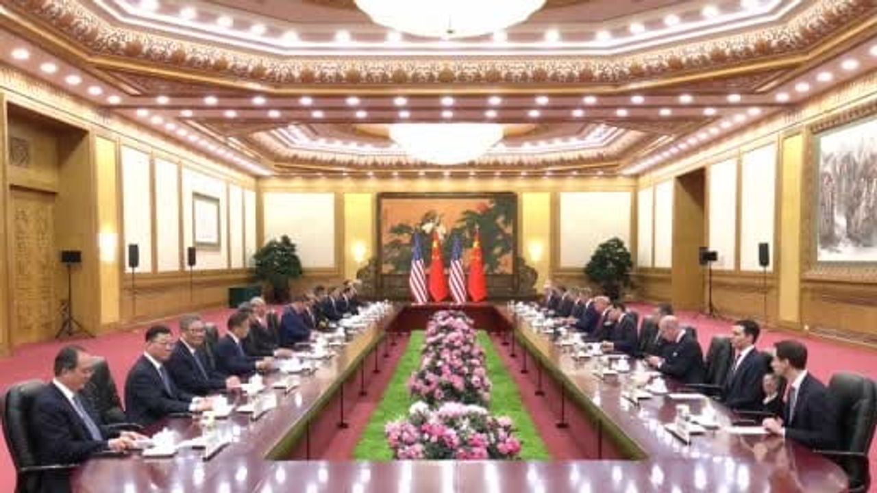 Xi Jinping ve Donald Trump Pekin'de İkili Görüşmelere Başladı: İşbirliği ve 2026 Vurgusu
