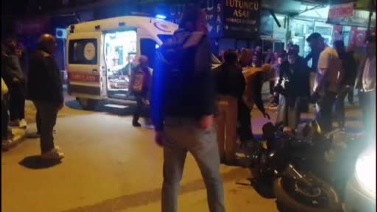 Yalvaç'ta motosiklet otomobile çarptı: 2 yaralı