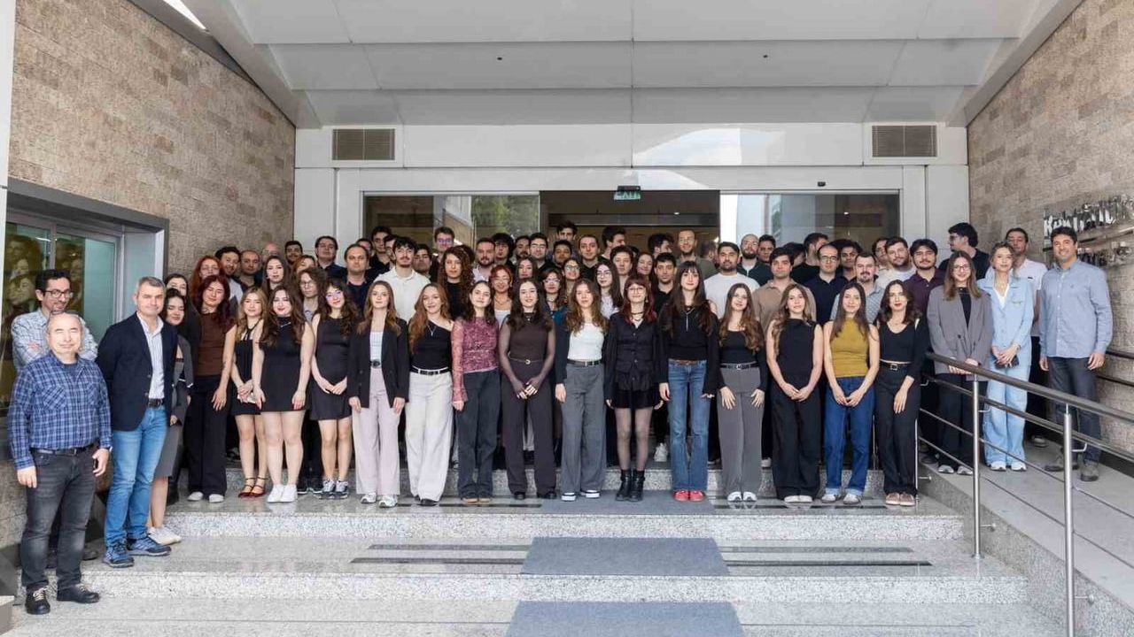 Yaşar Üniversitesi Öğrencilerinin Yapay Zeka ve Robotik Projeleri Günlük Hayatı Kolaylaştırıyor