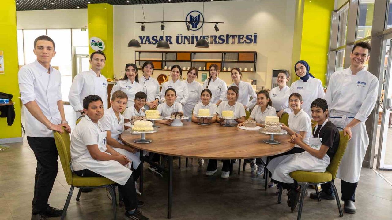 Yaşar Üniversitesi ve Tülay Aktaş Ortaokulu arasında beş aylık gastronomi iş birliği sona erdi