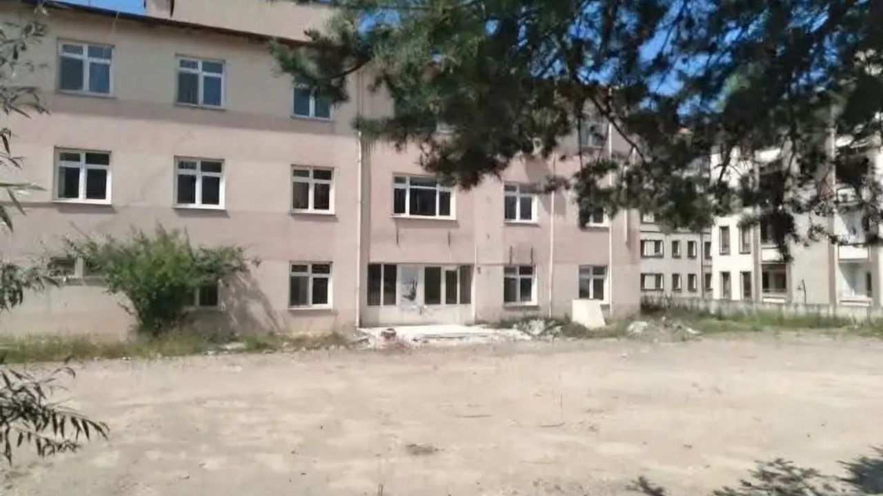 Yenice Belediye Başkanı Karakaş: Eski Hastane Arazisi Değerlendirme Listesinden Çıkarıldı