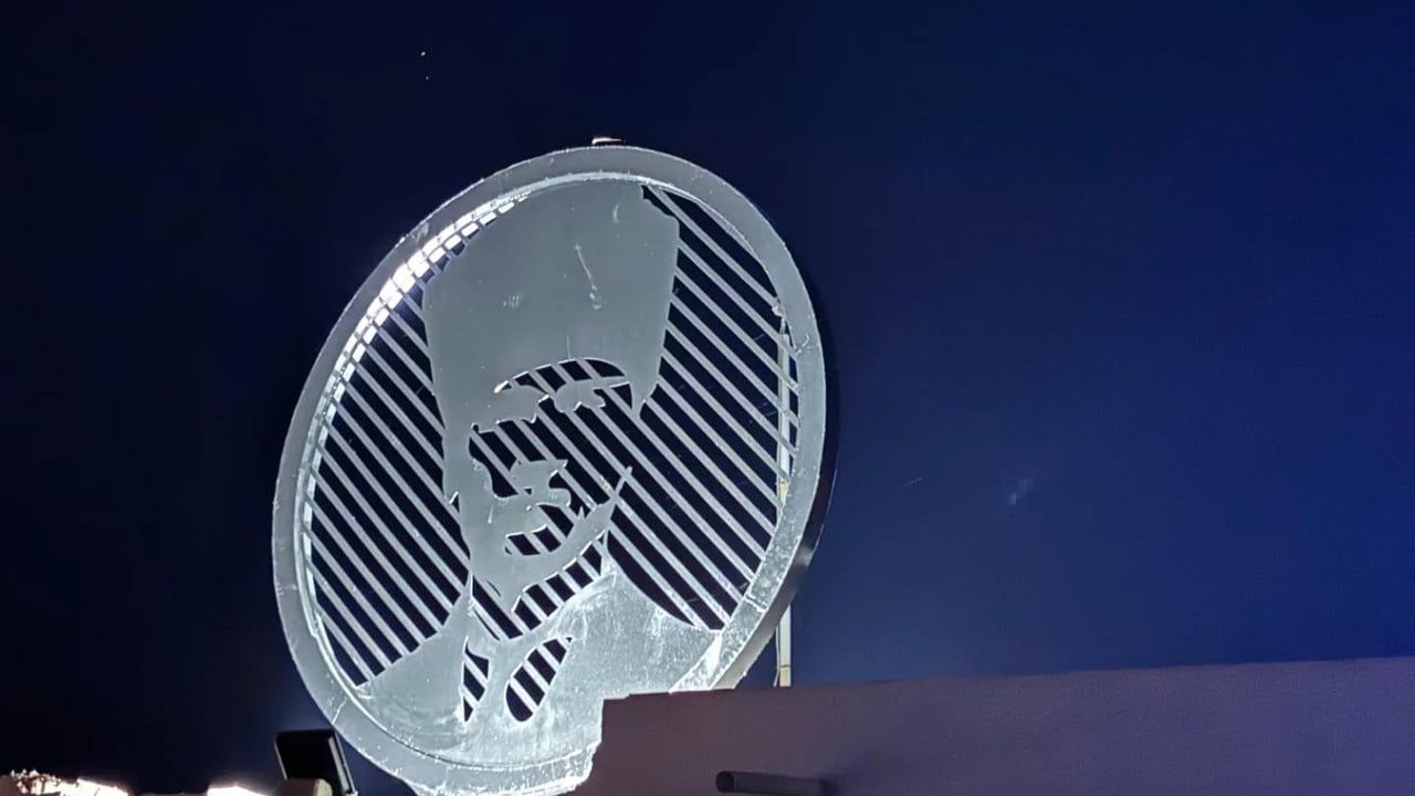 Yenipazar'da Atatürk silüeti yenilendi ve ilçe merkezine yerleştirildi