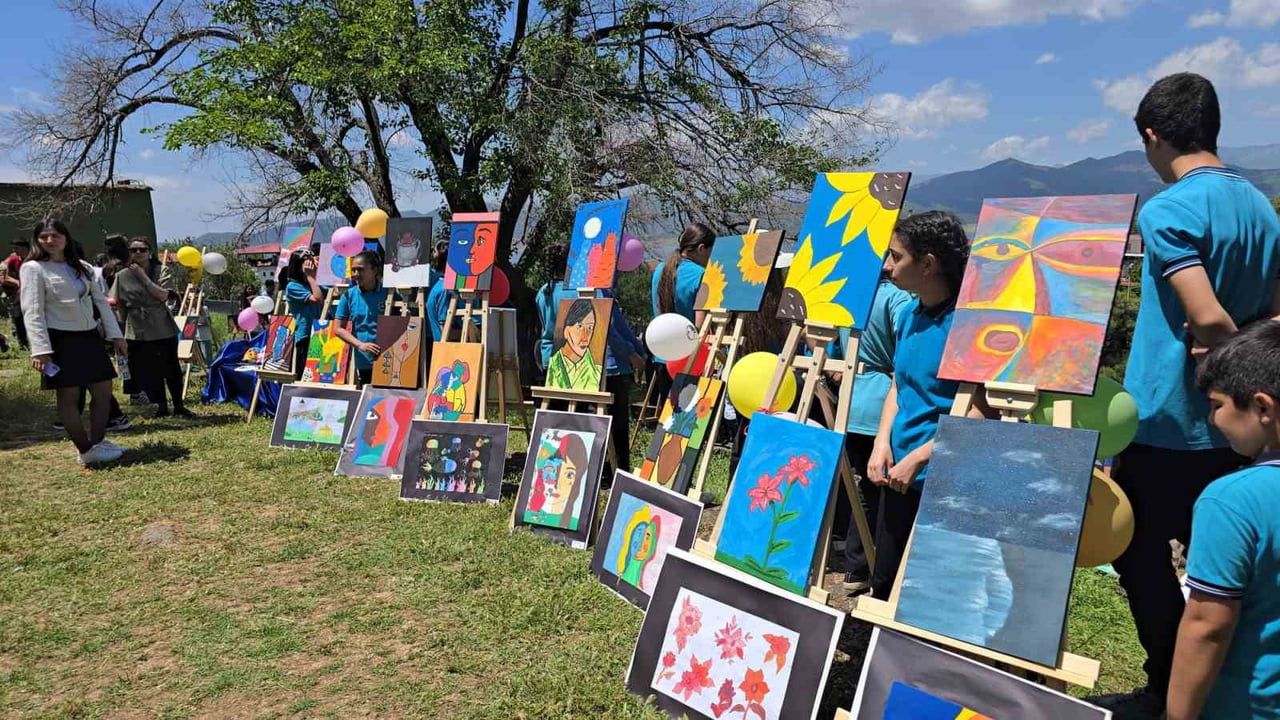 Yesemek 2. Resim Festivali: 13 okuldan 500 öğrencinin eserleri sergilendi