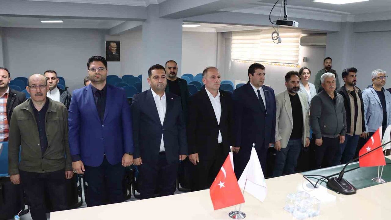Yeşilay Erzincan Şubesi Genel Kurulu: Bilal Selçuk Yeniden Başkan Seçildi