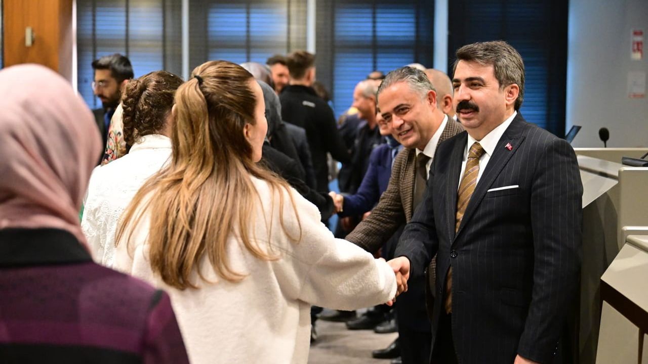 Yıldırım Belediye Başkanı Oktay Yılmaz, Kurban Bayramı Öncesi Personelle Bayramlaştı