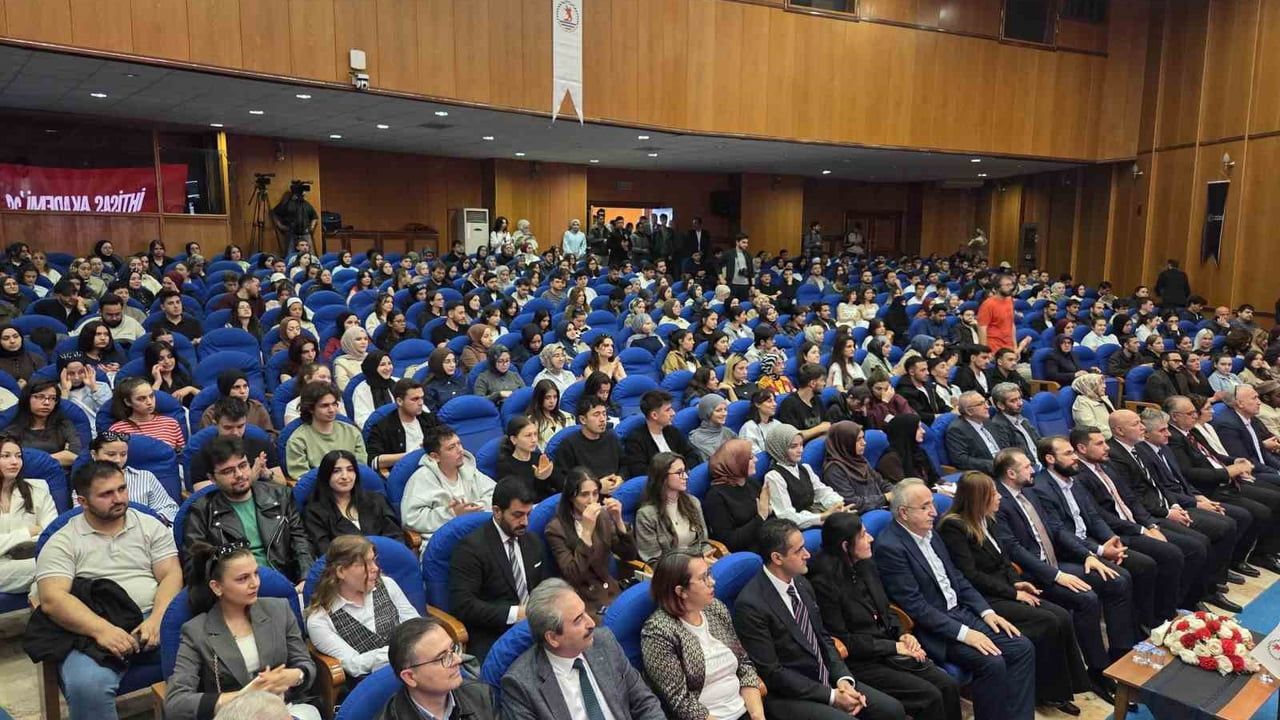 YÖK Genel Sekreteri Aksoy: "İdeolojiler gözünüzü kör etmesin" — ODTÜ olaylarına birlik ve sağduyu çağrısı