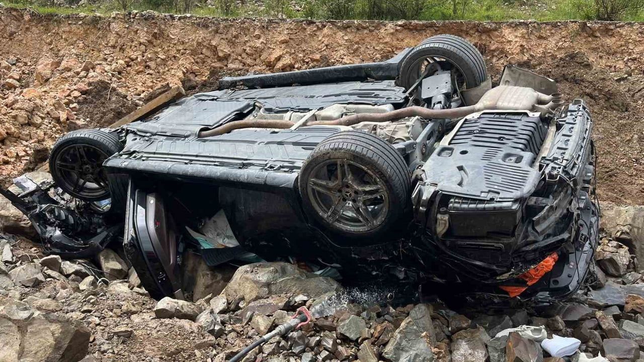 Yozgat Akdağmadeni Melikli'de otomobil devrildi: 4 kişi yaralandı