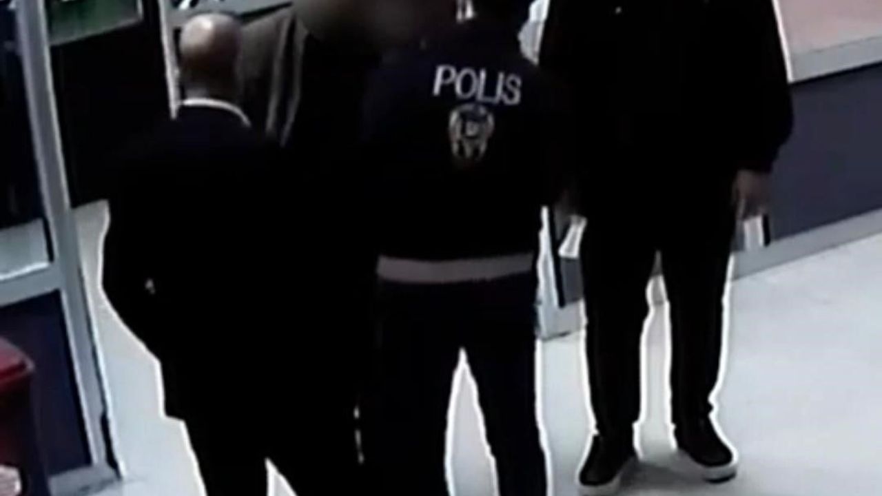 Yozgat Sarıkaya'da ehliyet sınavına elektronik kopya düzeneğiyle girmeye çalışan 2 kişi yakalandı