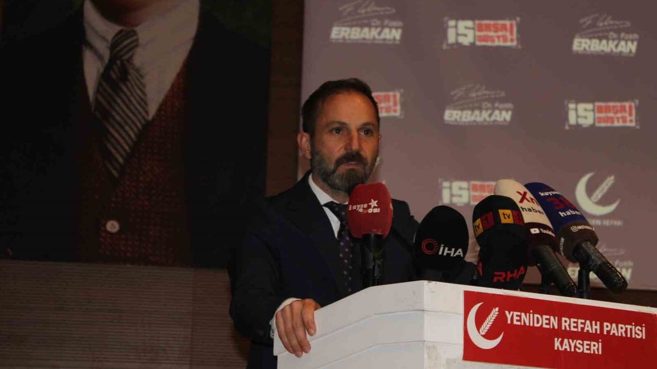 YRP Genel Başkan Yardımcısı Osmanağaoğlu, Kayseri'de 4 Meclis Üyesinin AK Parti'ye Geçişini Değerlendirdi