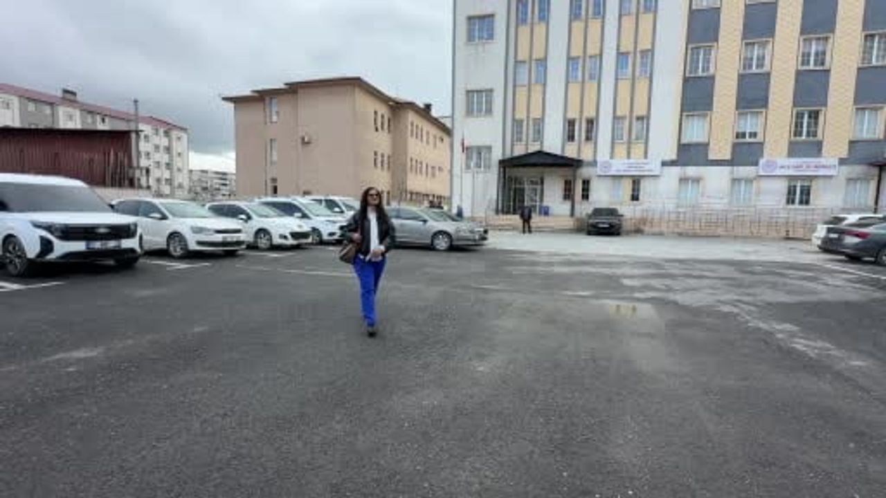 Yüksekova'da hemşire Sevda Derinsu 20 yıllık sigarayı 3 ayda bıraktı