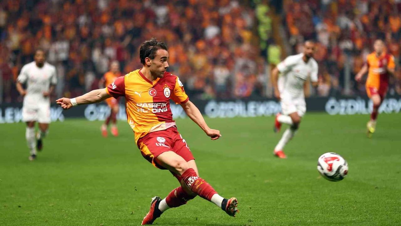 Yunus Akgün, Galatasaray formasıyla Süper Lig'de 100. maçına ulaştı