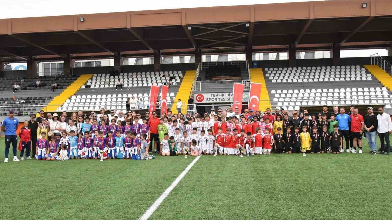 Yunusemre 19 Mayıs Futbol Turnuvası U11: Altınordu Şampiyon