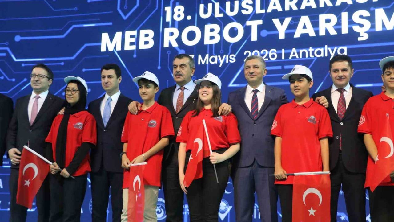 Yusuf Tekin: Mesleki ve teknik eğitime ilgi arttı, 100 öğrenciden 43'ü bu yıl kayıt yaptırdı
