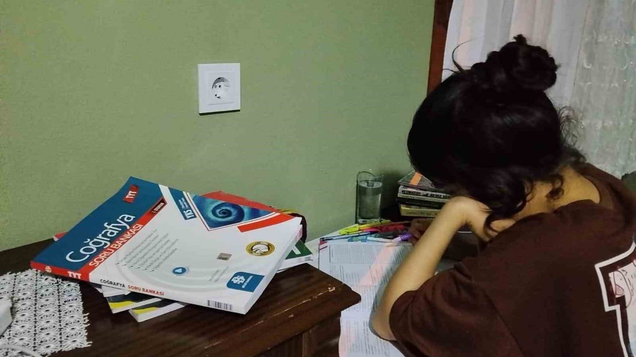 Zerzevan Kalesi'nde 35 kadının çalıştığı projede abla-kardeşin hedefi arkeolog olmak