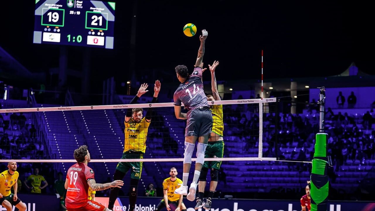 Ziraat Bankkart, CEV Şampiyonlar Ligi yarı finalinde Aluron CMC Warta Zaweiercie'ye 3-1 yenildi