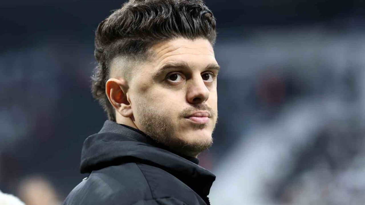 Ziraat Türkiye Kupası Yarı Finali: Beşiktaş 0-0 Konyaspor (15')