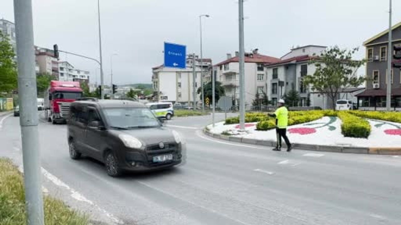 Zonguldak Alaplı'da Bayram Trafiği: D-100'de Yoğunluk ve Denetim Artışı