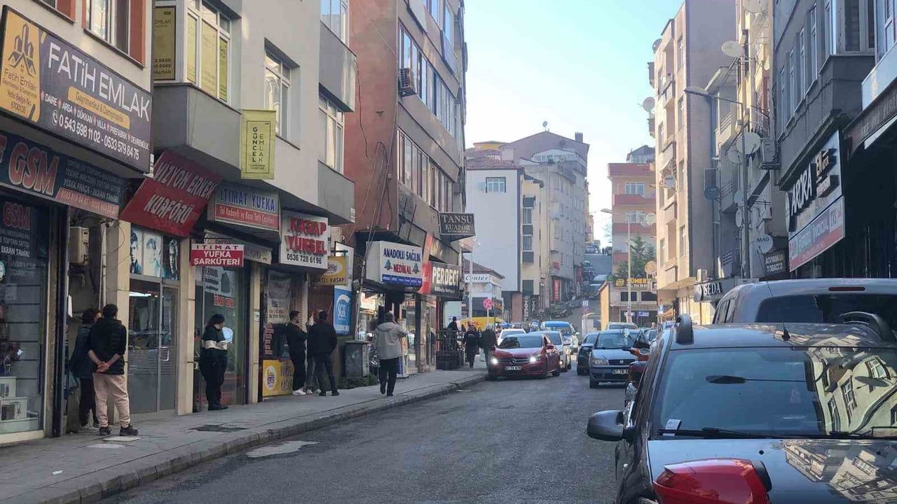 Zonguldak Ereğli'de iş yeri önünde kavga: 2 kişi yaralandı