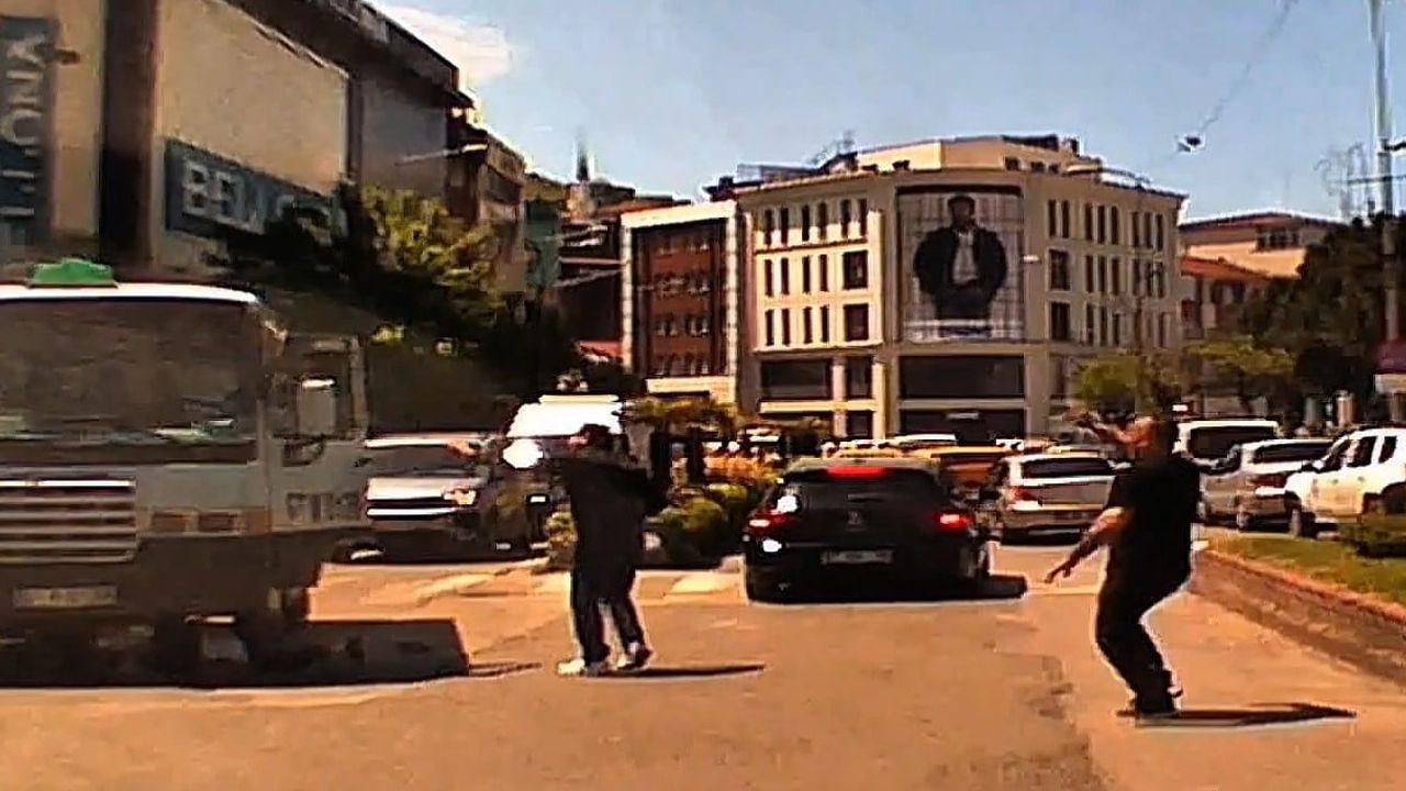 Zonguldak'ta minibüsün çarptığı 69 yaşındaki kadın vatandaşların müdahalesiyle kurtarıldı