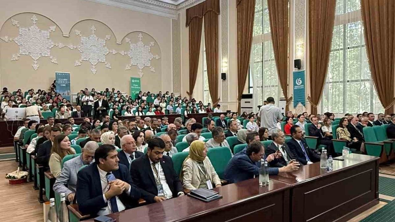 100 Yıllık Vasiyet Semerkant'ta Yerine Getirildi: Türkoloji Kurultayı 5-6 Haziran'da Toplandı
