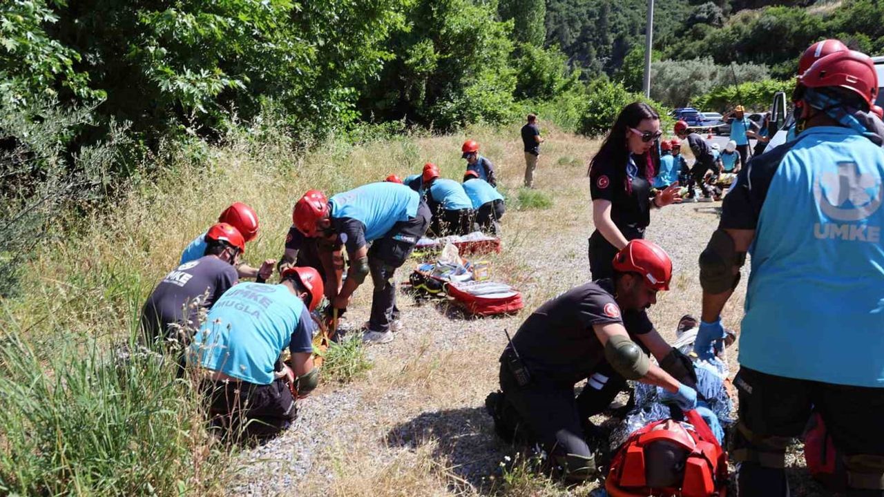20. Bölge UMKE Kampı: Muğla'da Toplu Trafik Kazası Tatbikatı Başarıyla Tamamlandı