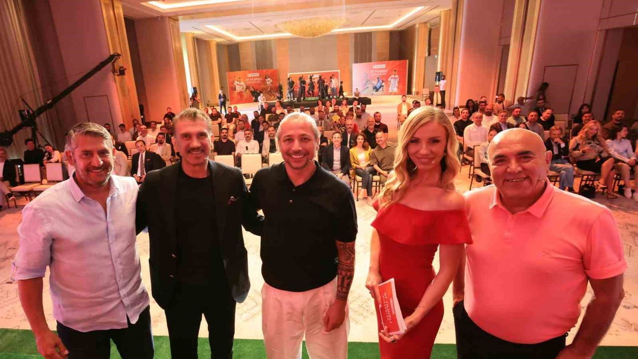 2002 Efsaneleri: İlhan Mansız, Rüştü Reçber ve Ümit Davala'dan 2026 Dünya Kupası Mesajı