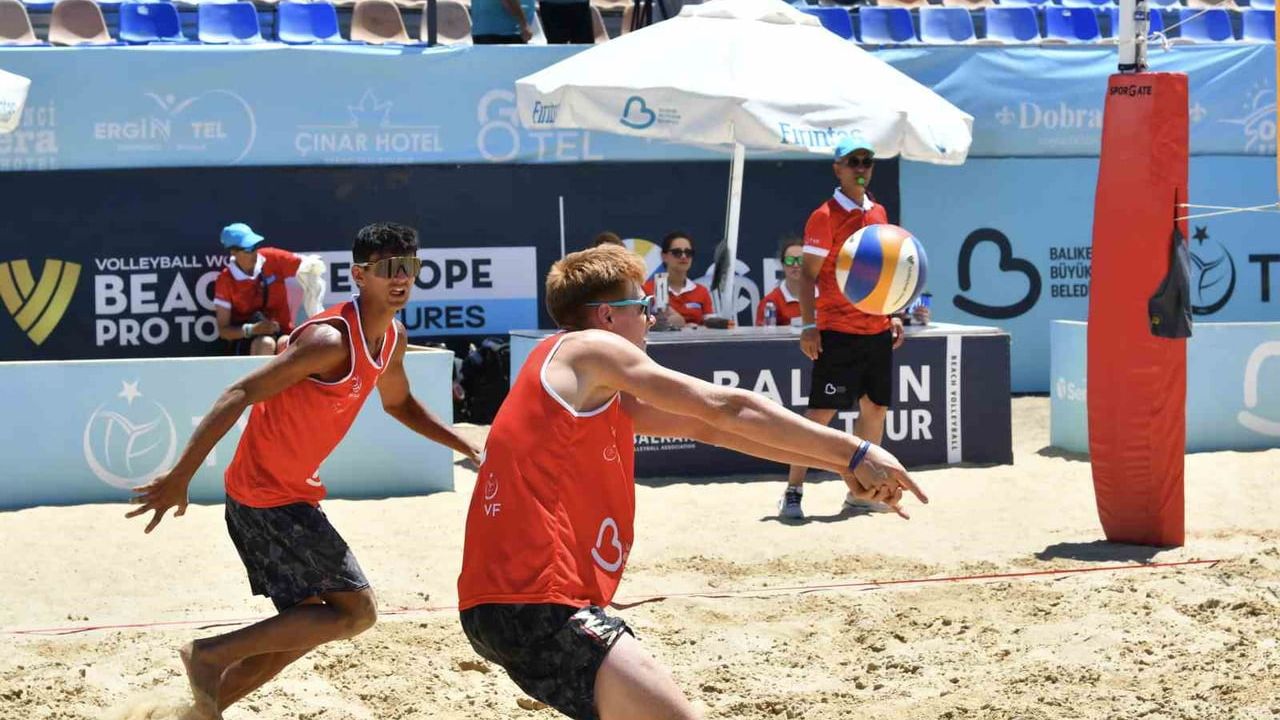 2026 BVA plaj voleybolu Balkan şampiyonası Ayvalık'ta sona erdi