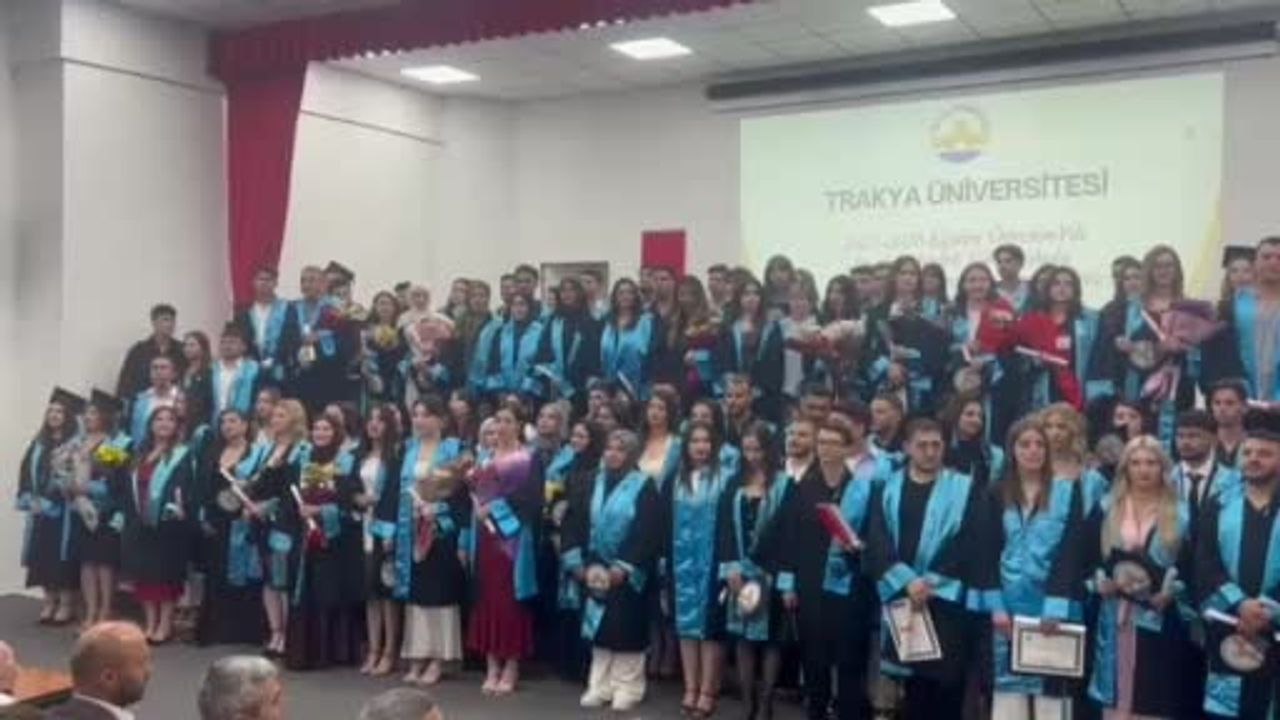 62 yaşında mezun oldu: Cemile Liman üniversite hayalini gerçekleştirdi