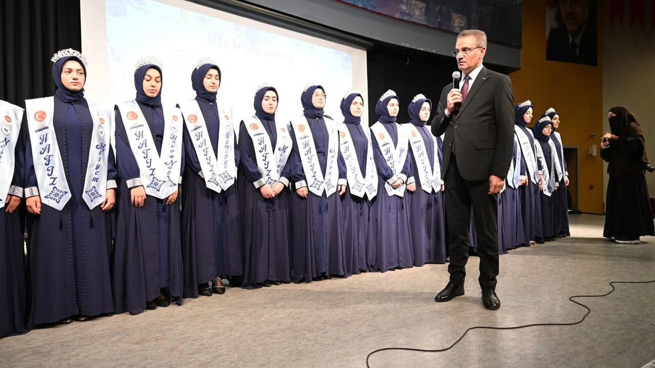 75 hafız öğrenci icazet belgesine kavuştu