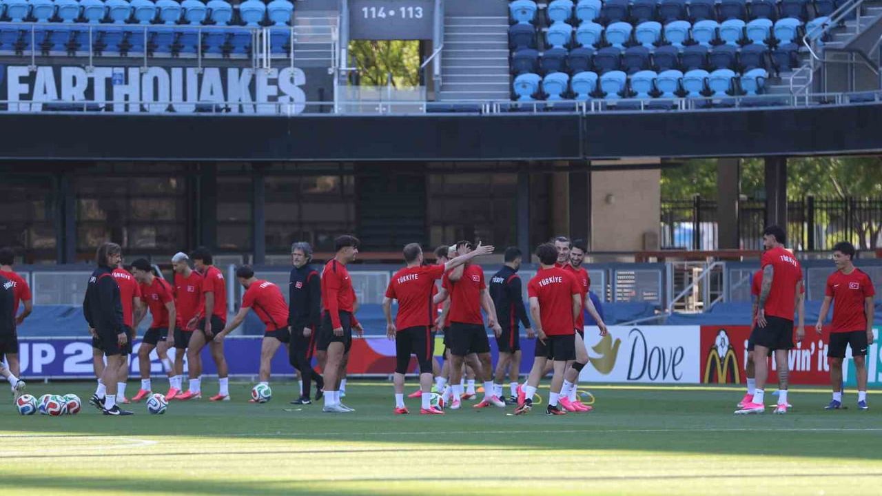A Milli Futbol Takımı, Paraguay maçı hazırlıklarını tamamladı