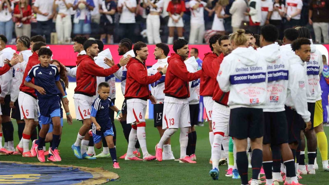 A milli futbol takımında yedi değişiklik