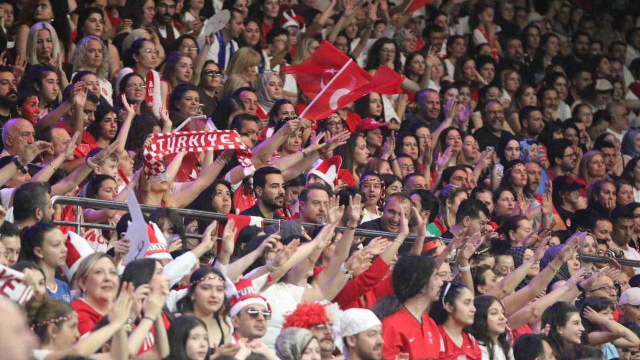 A millî kadın voleybol takımı Çin'i 3-2 mağlup etti