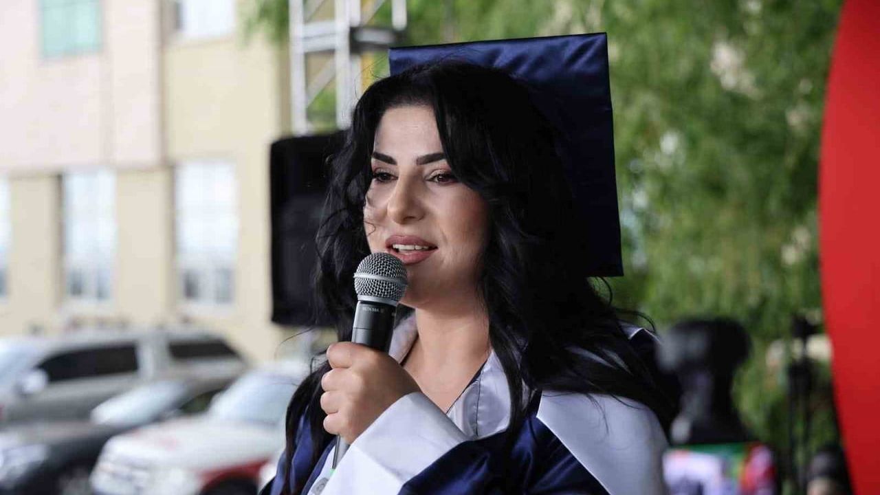 Açık Liseden Üniversite Birinciliğine: Emine Güneş'in Azim ve Toplumsal Katkı Odaklı Başarı Hikayesi