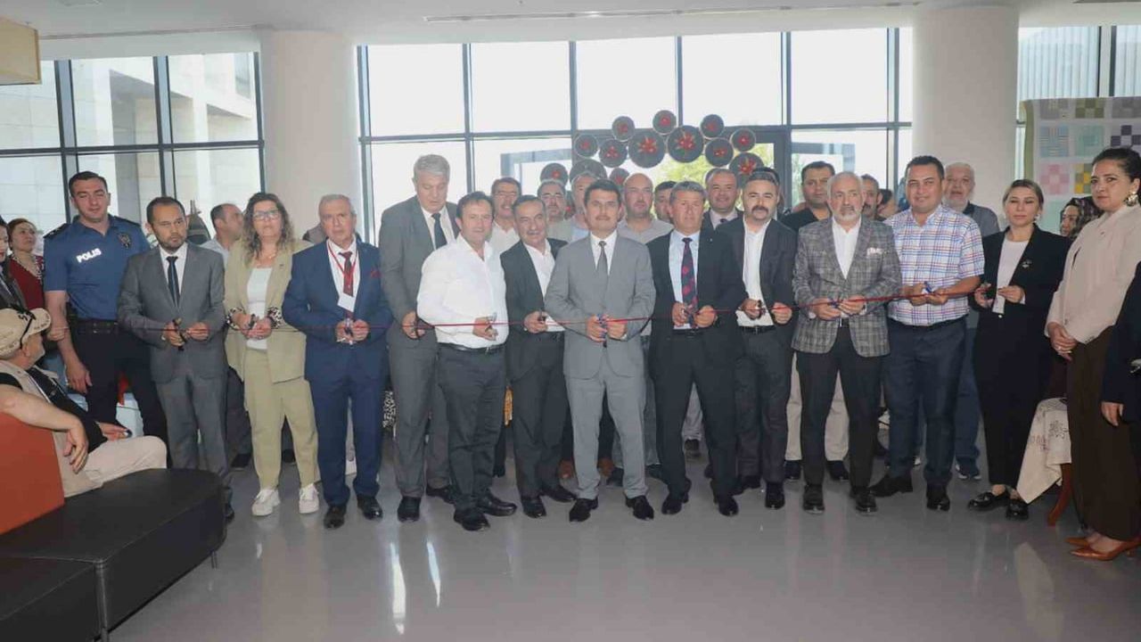 Acıpayam’da Halk Eğitimi Kursiyerlerinin Yılsonu Sergisi İlçede Beğeni Topladı