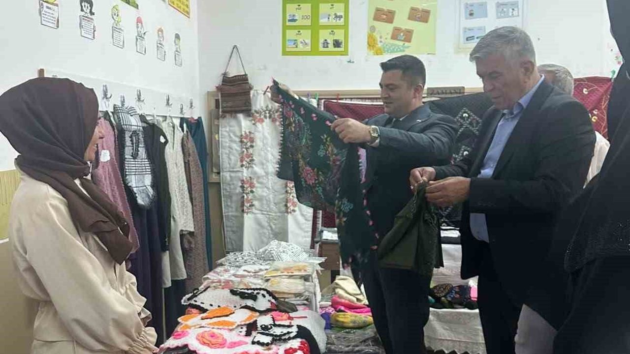 Adaklı'da el emeği ürünler görücüye çıktı