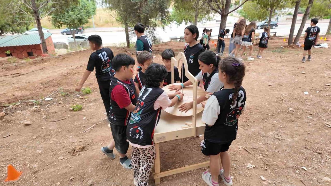 Adana'da 8. Macera Kampı: Çocuklar doğada eğitim ve eğlenceyi bir arada yaşadı