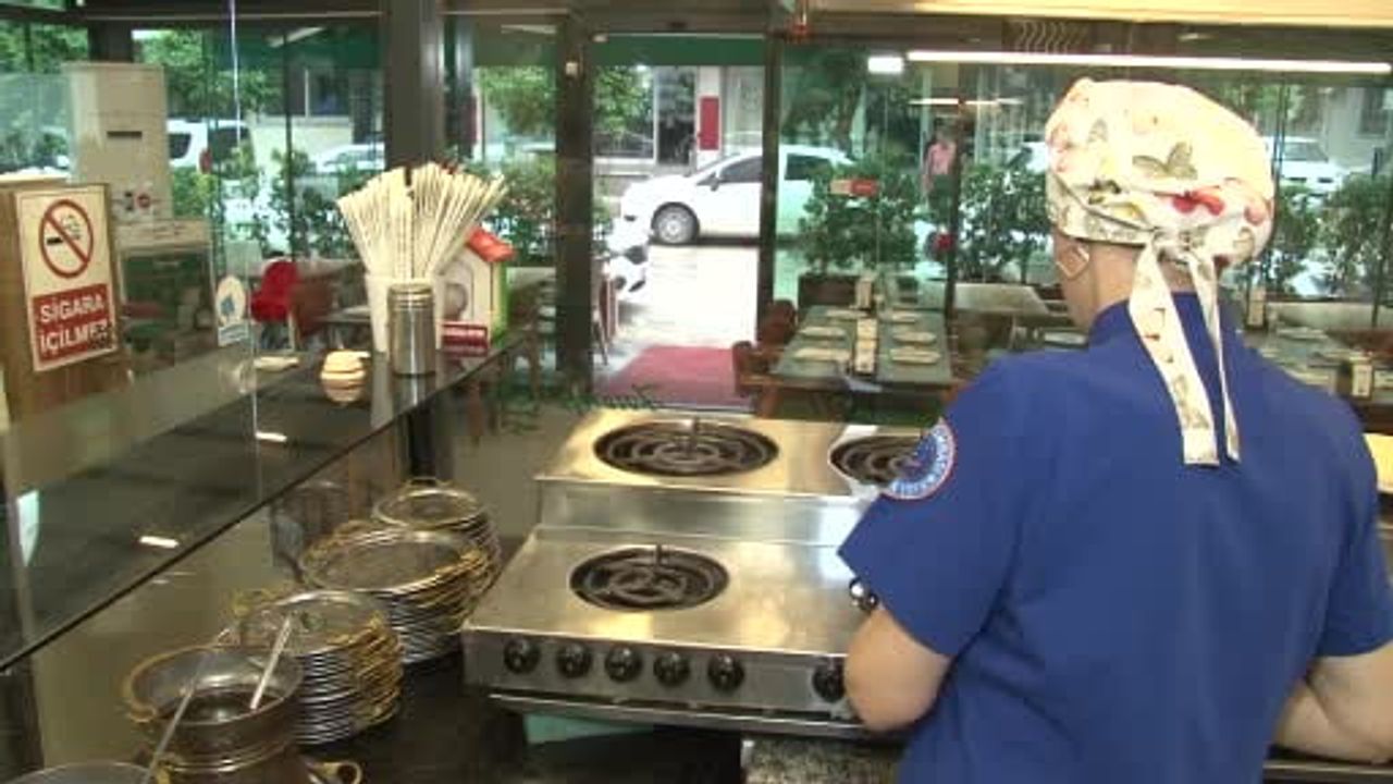 Adana'da artan sıcaklıklar dondurmalı tatlılara talebi artırdı