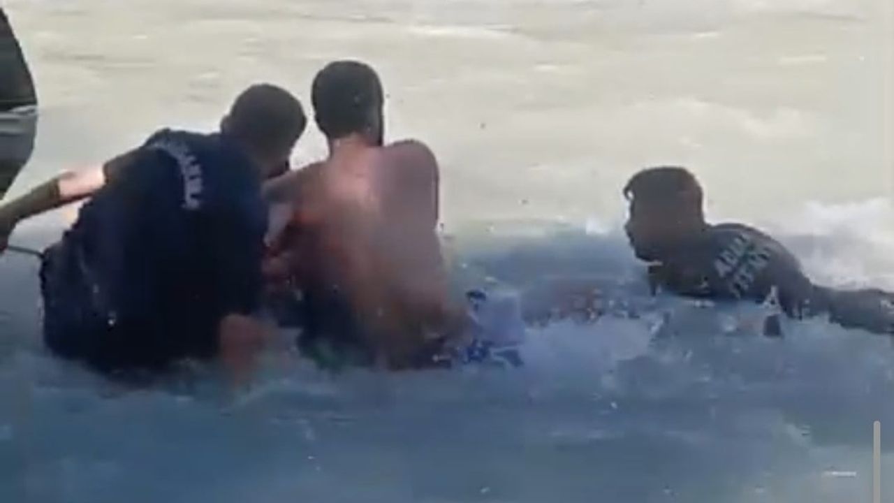 Adana’da Çakıt Çayı’nda mahsur kalan vatandaş kurtarıldı