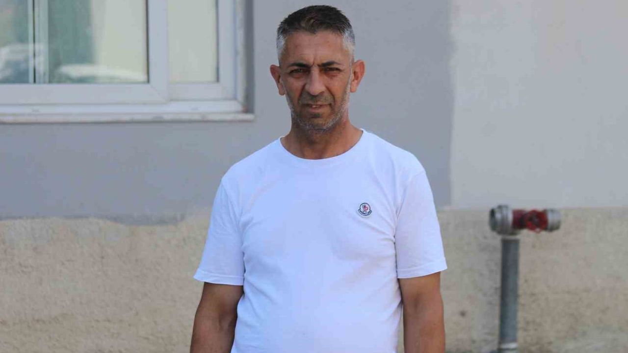 Adana'da maskeli şüphelilerin motosiklet hırsızlığı güvenlik kamerasına yansıdı