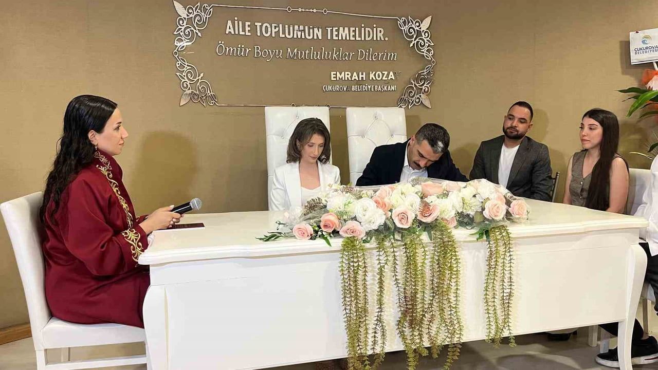 Adana'da nikah dairelerinde 26.06.2026 yoğunluğu