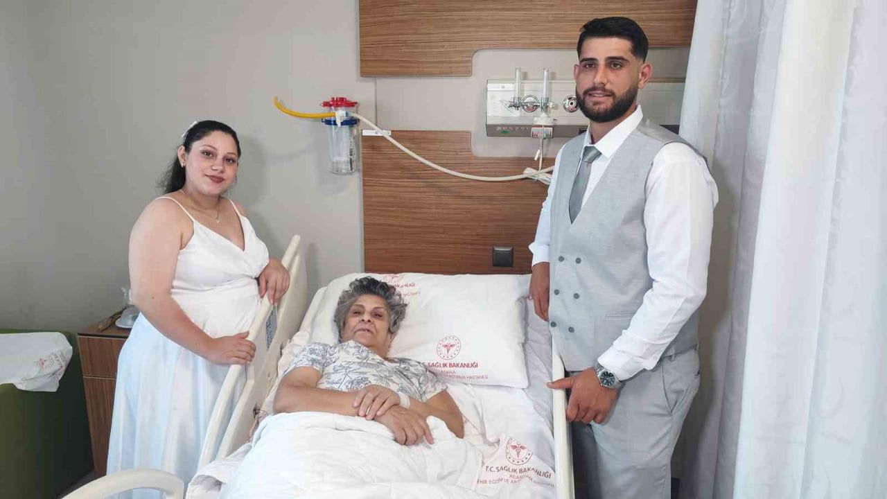 Adana'da nikah öncesi hastane ziyareti: Gelin ve damat annelerinin duasını aldı