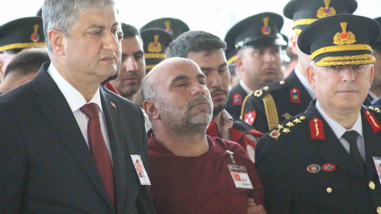 Adana'da şehit jandarma uzman çavuş Samet Karabulut son yolculuğuna uğurlandı